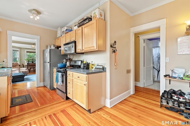 253 W Elm St, Unit 2 in New Haven, CT - Building Photo - Building Photo