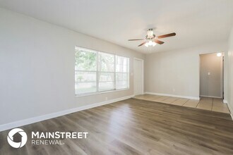 510 Hedge Row Rd in Brandon, FL - Building Photo - Building Photo