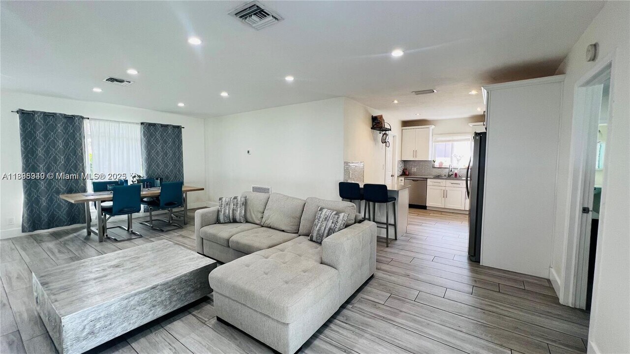 911 N 14th Ave in Hollywood, FL - Building Photo