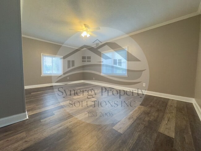 property at 1613 S Main St