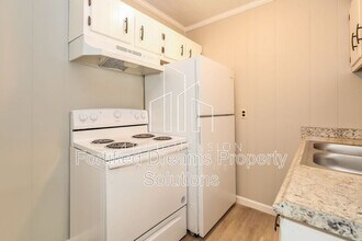 202 Leisure Time Ln in Winston-Salem, NC - Building Photo - Building Photo