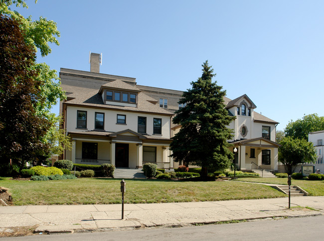 52 E 15th Ave in Columbus, OH - Foto de edificio - Building Photo