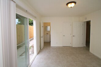 415 Rancheria St, Unit 2 in Santa Barbara, CA - Foto de edificio - Building Photo