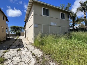 9007-9011 Ramsgate Ave in Los Angeles, CA - Building Photo - Building Photo