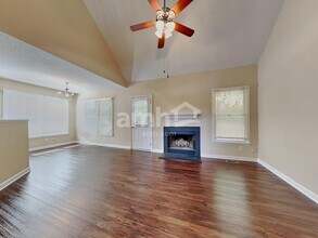 4805 Adams Ridge Dr in Greensboro, NC - Foto de edificio - Building Photo