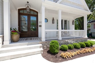 20 S Ewing St in Naperville, IL - Building Photo - Building Photo