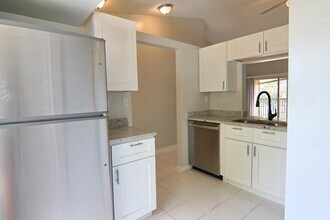 719 Gardens Dr in Pompano Beach, FL - Building Photo - Building Photo