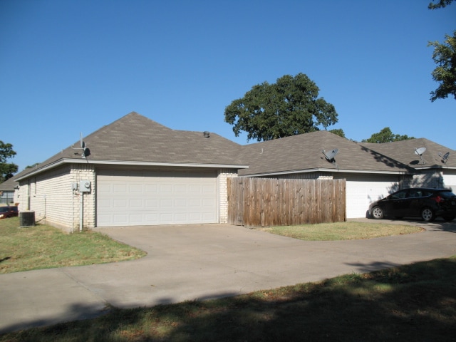 109 Obrien Ct in Weatherford, TX - Building Photo - Building Photo