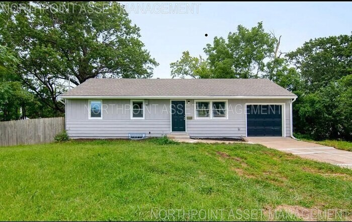 11134 E 9th St S in Independence, MO - Building Photo