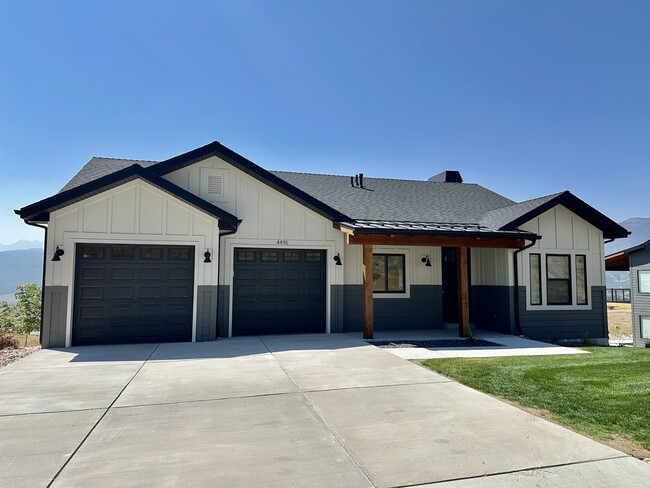 4491 N Seven Bridges Rd in Eden, UT - Building Photo - Building Photo