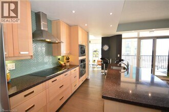 399 Elizabeth St in Burlington, ON - Building Photo - Building Photo