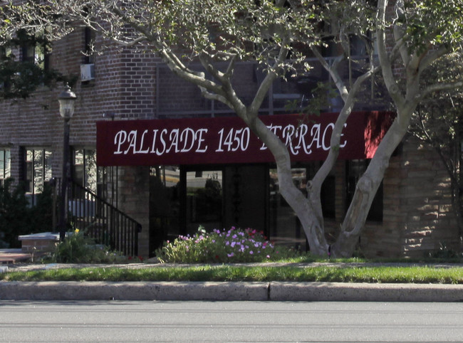 Palisade Terrace in Fort Lee, NJ - Building Photo - Building Photo