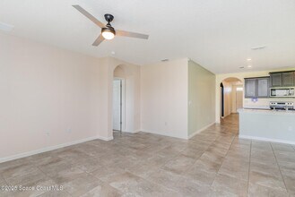 318 Hammock Rd SE in Palm Bay, FL - Building Photo - Building Photo