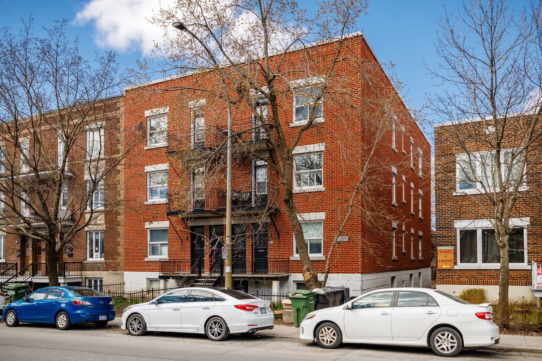 3271 Van Horne Av in Montréal, QC - Building Photo