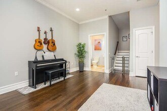 564 Gregory Ave in Weehawken, NJ - Building Photo - Building Photo