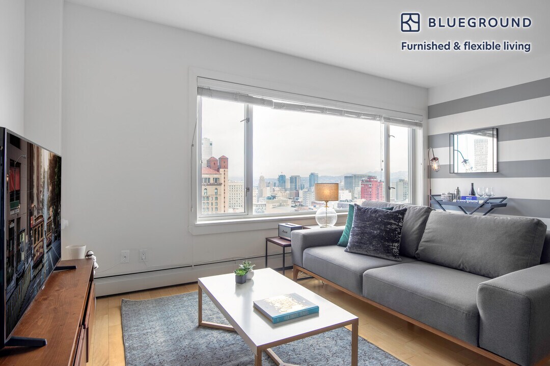 899 Pine St in San Francisco, CA - Building Photo