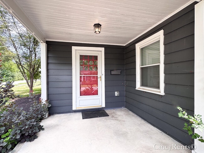 4200 Grove Ave in Cincinnati, OH - Building Photo - Building Photo