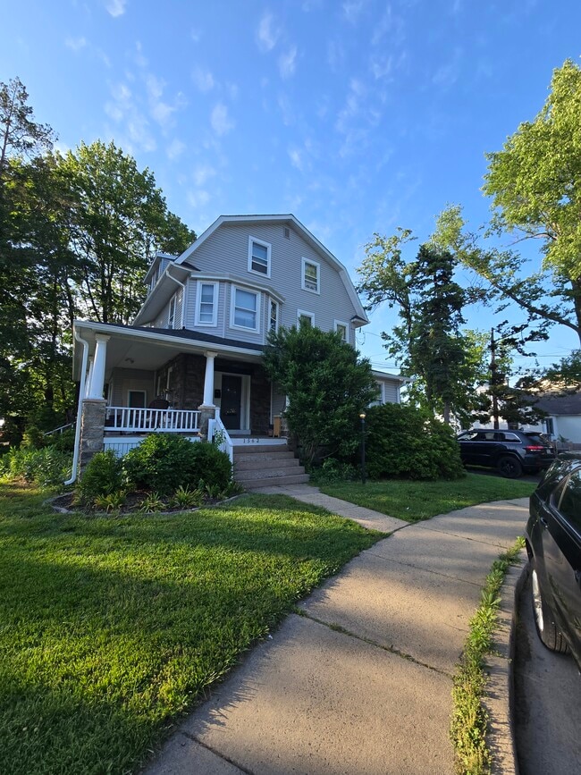 1562 Woodland Ave, Unit 3