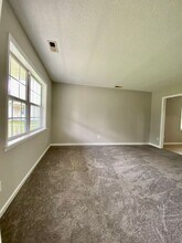 208 Brentcreek Cir in Jacksonville, NC - Building Photo - Building Photo