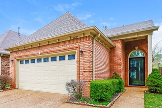 2692 Bending Elm Dr in Memphis, TN - Foto de edificio - Building Photo