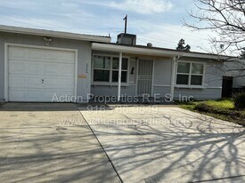 2524 Anna Way in Sacramento, CA - Building Photo