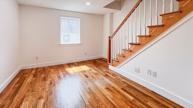 125 Franklin Ave, Unit 2 in Hasbrouck Heights, NJ - Building Photo - Building Photo