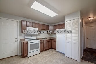 15 Lincoln Ave in New Chicago, IN - Building Photo - Building Photo