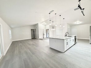 1080 W Riviera Blvd in Oviedo, FL - Building Photo - Building Photo