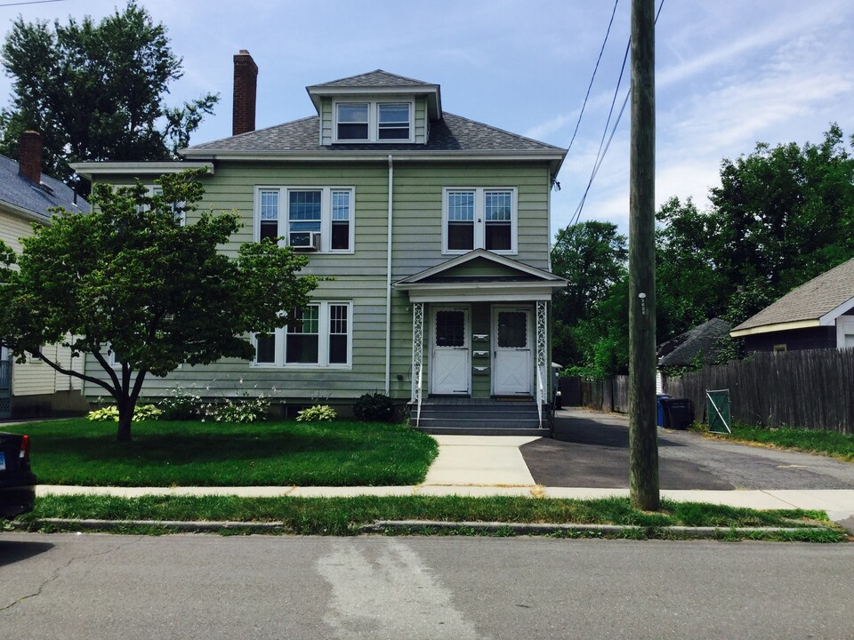 129 Monroe St in Hartford, CT - Building Photo