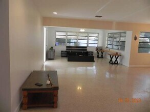 819 N Highland Dr in Hollywood, FL - Foto de edificio - Building Photo