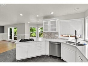 19915 SW Celebrity St in Beaverton, OR - Building Photo - Building Photo