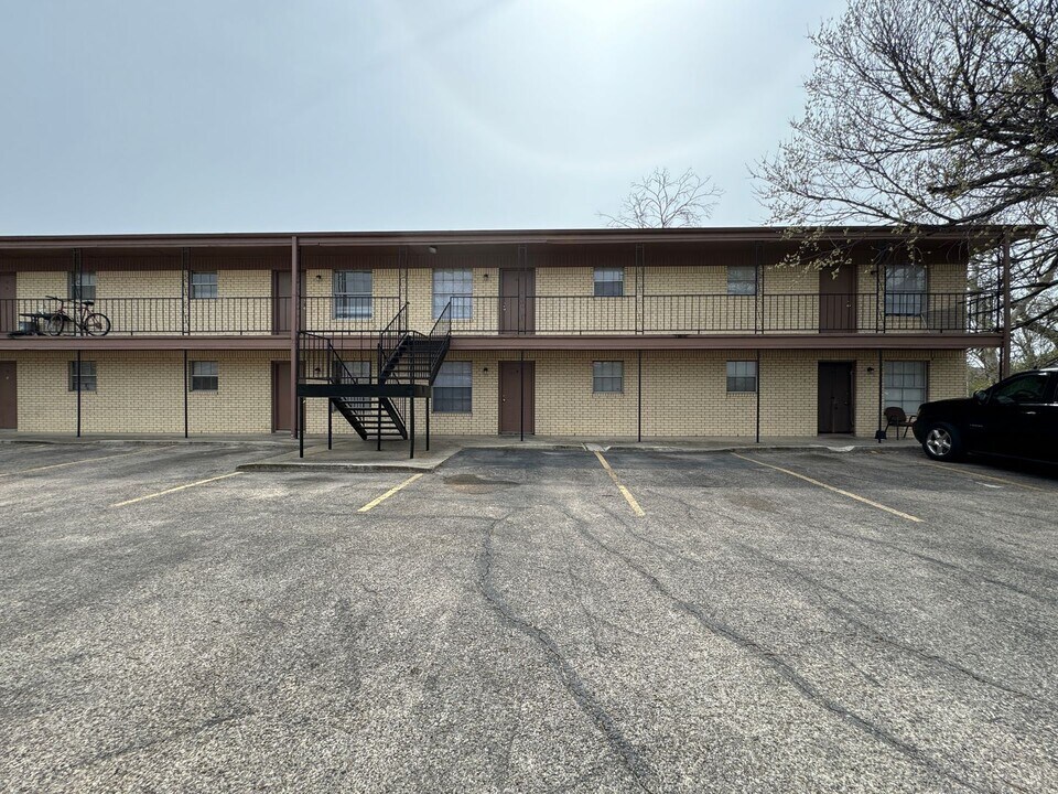 228 Hold St in Killeen, TX - Building Photo