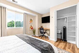 18308 Mesle St, Unit SI ID1032362P in Roseville, MI - Building Photo - Building Photo