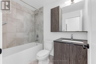 2088 James St in Burlington, ON - Building Photo - Building Photo