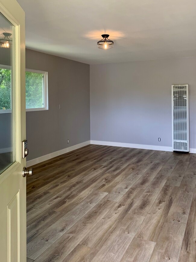 310 Laurel Way, Unit #2 in Mill Valley, CA - Foto de edificio - Building Photo