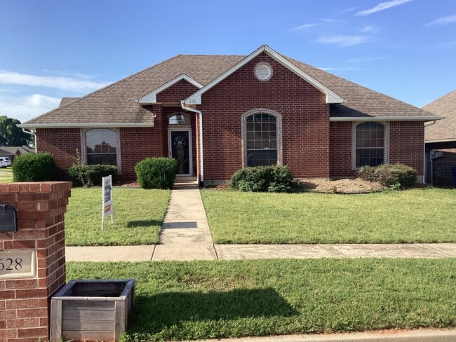 property at 628 E Elder Ln