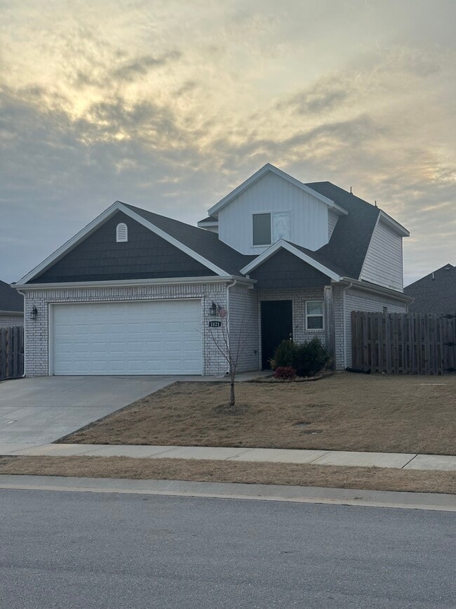 property at 1021 Lakeview Dr