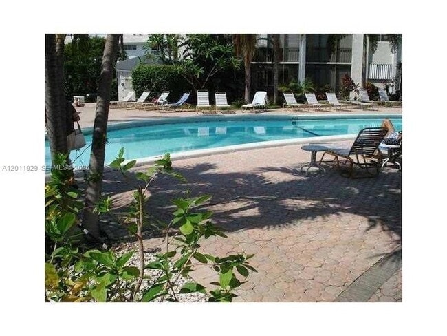 5300 NE 24th Terrace, Unit 422 in Fort Lauderdale, FL - Building Photo - Building Photo