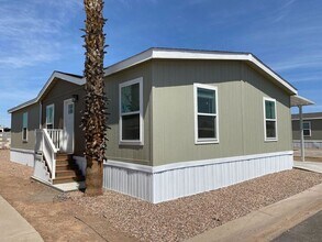 2060 N Center St in Mesa, AZ - Building Photo - Building Photo