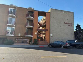 240 W Queen St, Unit 240 in Inglewood, CA - Building Photo