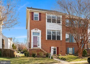 4821 Great Heron Terrace in Fairfax, VA - Building Photo