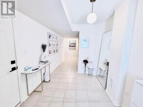 14 McGrath Ave. in Richmond Hill, ON - Building Photo - Building Photo