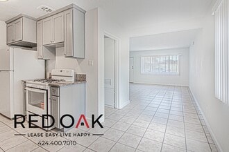 1214 S Atlantic Dr in Compton, CA - Foto de edificio - Building Photo