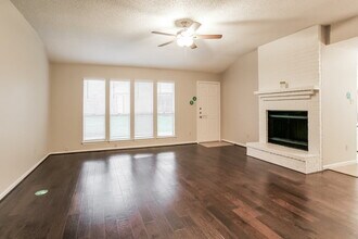18606 Hiddenbay Way in Spring, TX - Building Photo - Building Photo