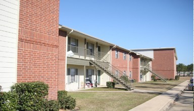 Anderson Apartments in Lumberton, TX - Building Photo - Building Photo