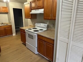 526 N 5th Ave in Oakdale, CA - Building Photo - Building Photo