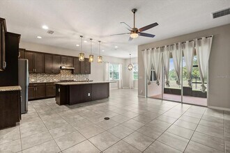 1046 Grand Hilltop Dr in Apopka, FL - Building Photo - Building Photo