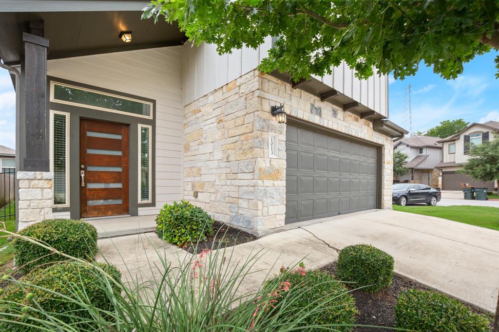 1013 Totis Rd in Austin, TX - Building Photo