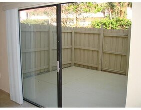 221 Palm Cir E in Pembroke Pines, FL - Building Photo - Building Photo