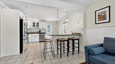 44 Myrtle Ave, Unit 1 in South Portland, ME - Building Photo - Building Photo